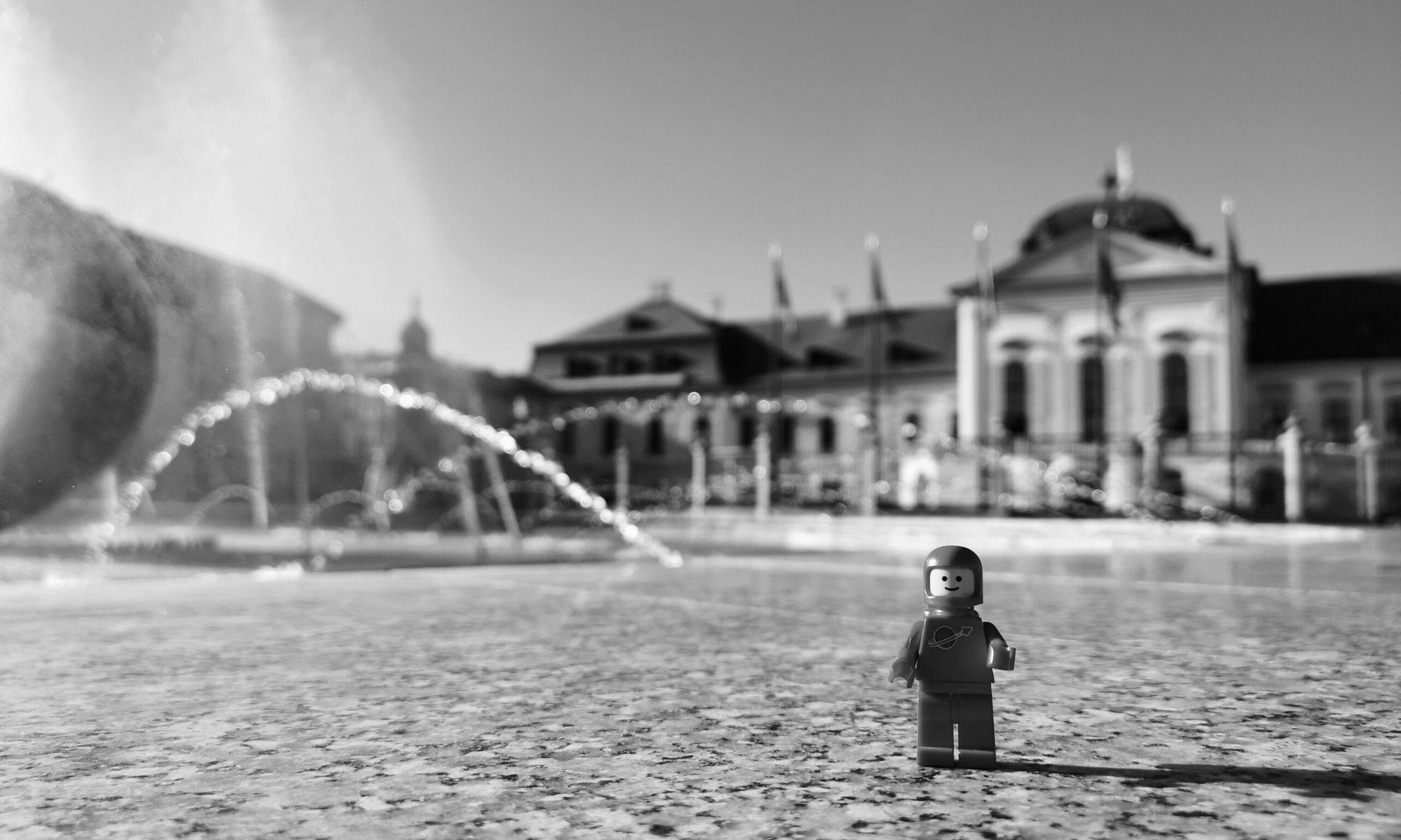 Want breakthrough science? Fund small teams